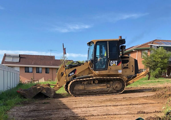 CAT-953D-DROTT-STRIPPING-TOPSOIL-HIRE